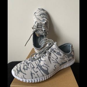 Dirty Laundry Haste Mesh Beige Shoe - Size 8 - NIB